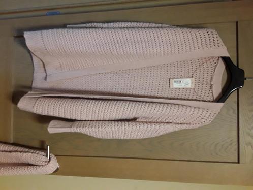 Vest maat large  + sjaal esqualo nieuw 3de prijsdaling, Kleding | Dames, Truien en Vesten, Nieuw, Maat 42/44 (L), Roze, Ophalen of Verzenden
