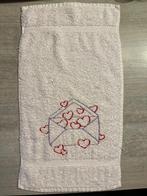 Gastendoekje met geborduurde hartjes, Ophalen of Verzenden, Nieuw, Overige kleuren, Gastendoekje