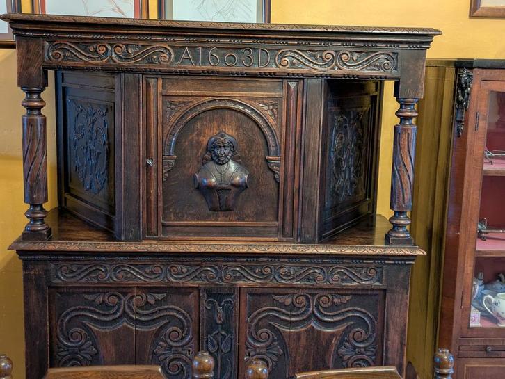 Meuble ancien "crédence", Antiquités & Art, Antiquités | Meubles | Armoires, Enlèvement