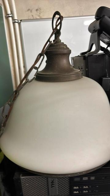 2 antieke lampen beschikbaar voor biedingen