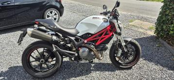 DUCATI MONSTER 796, Permis Moto A, Plus de 35 kW, 2 cylindres, Particulier