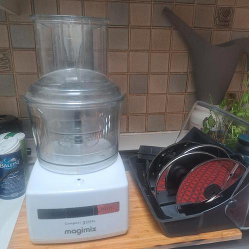 Magimix compact 3200 xl
Met messenset, Elektronische apparatuur, Keukenmixers, Zo goed als nieuw, Ophalen