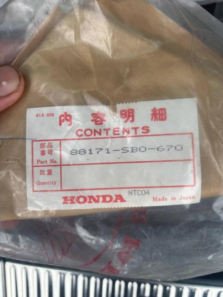 Honda NOS part / 88171-SB0-670 / spiegel cover R spiegel, Auto-onderdelen, Spiegels, Honda, Ophalen of Verzenden