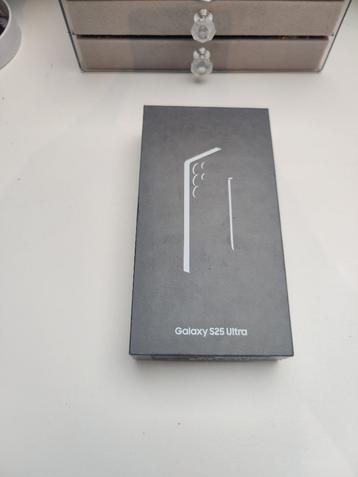 Samsung S25 Ultra Black Titanium NIEUW  beschikbaar voor biedingen