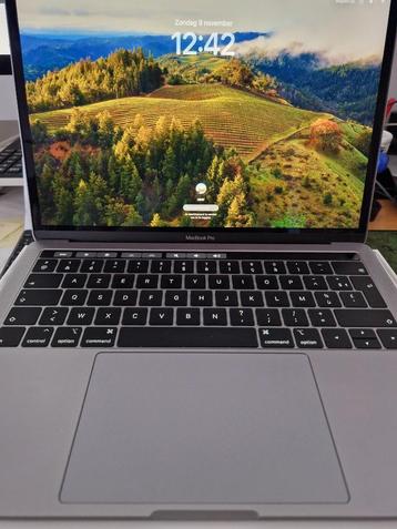Macbook Pro Touch baar met office  beschikbaar voor biedingen