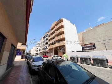 REF.4405 Spacieux appartement de 74 m² est situé à Guardamar