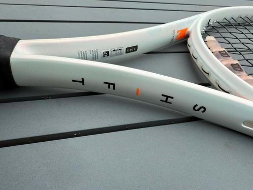 Wilson Shift V1 racket - 300 g - handvat 3 - nieuw, Sport en Fitness, Tennis, Zo goed als nieuw, Racket, Wilson, Ophalen of Verzenden