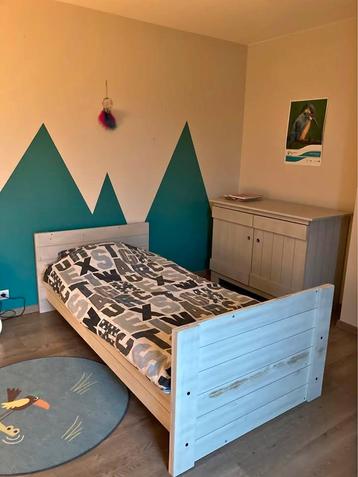 Mooie kinderkamer aan lage prijs (moet weg wegens verhuis) beschikbaar voor biedingen