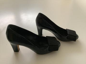 Damesschoenen Moschino maat 36 beschikbaar voor biedingen