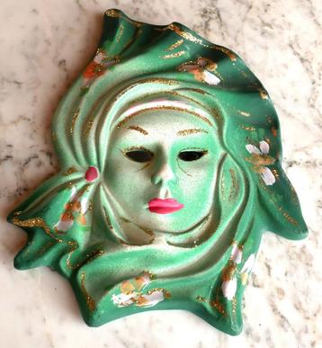 Masque de carnaval vénitien en plâtre peint à la main 