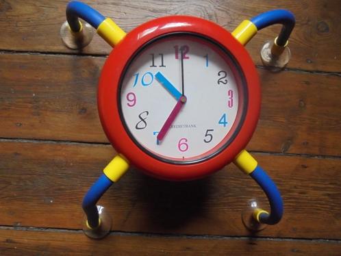 Horloge colorée de Kredietbank avec 4 ventouses, Divers, Divers Autre, Comme neuf, Enlèvement ou Envoi
