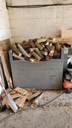 Droog Brandhout met mooie houten bak op wielen, Ophalen