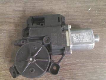 MOTOR RAAMMECHANIEK LINKS ACHTER Polo V (6R) (6R0959811AA) beschikbaar voor biedingen