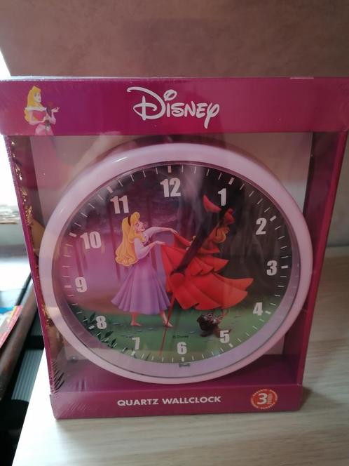 Mooie Disney wand horloge., Verzamelen, Disney, Nieuw, Overige typen, Ophalen of Verzenden