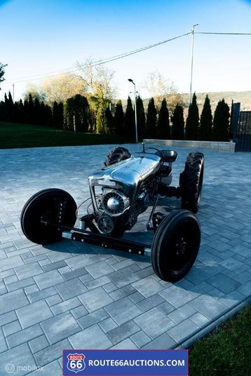 Lamborghini Centenario Tractor | 1962 | Route 66 Auctions, Achat, Entreprise, Boîte manuelle, Autre carrosserie