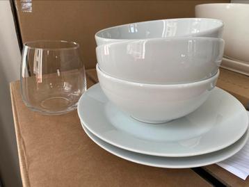 Servies beschikbaar voor biedingen