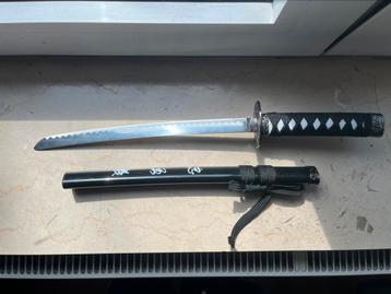 Kleine katana beschikbaar voor biedingen
