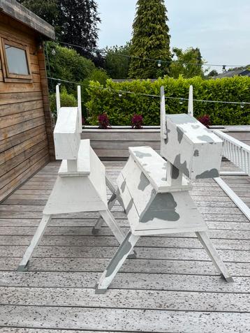 Houten paarden te koop beschikbaar voor biedingen