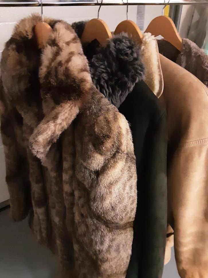 Vintage jassen dames  maat 40 ! WINTER KOOPJES, Kleding | Dames, Jassen | Winter, Zo goed als nieuw, Maat 38/40 (M), Ophalen