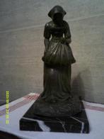 Posture Semeuse objet d'art en parfait état, Ophalen