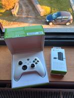 Xbox-serie controller (robot wit) + Xbox-batterij, Games en Spelcomputers, Spelcomputers | Xbox Series X en S, Ophalen, Zo goed als nieuw