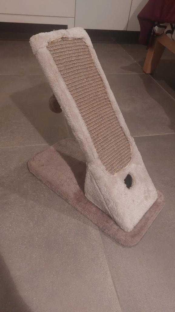 Griffoir pour chat avec jeux, Dieren en Toebehoren, Krabmeubelen, Zo goed als nieuw, Krabpaal, Ophalen