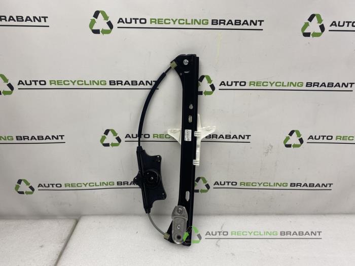 Mécanique vitre 4portes arrière gauche d'un Volkswagen Pas, Autos : Pièces & Accessoires, -, 3 mois de garantie, Utilisé, -