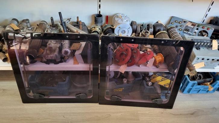 2 stuks Vluchtluik Lewmar 50.5 x 50.5 cm, Watersport en Boten, Accessoires en Onderhoud, Gebruikt, Ophalen