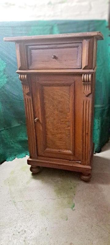 table de nuits, 70 cm ou plus, Moins de 45 cm, Enlèvement, Utilisé