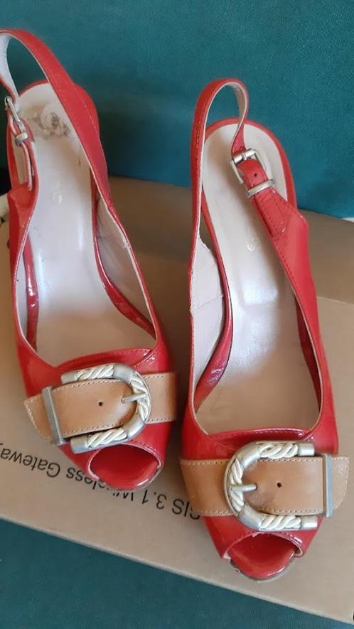 Sandales à plateforme élégantes en cuir verni rouge Cypress, Vêtements | Femmes, Chaussures, Comme neuf, Sandales et Mûles, Rouge
