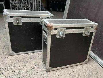 2 flight-cases identiques 62x25x60 cm