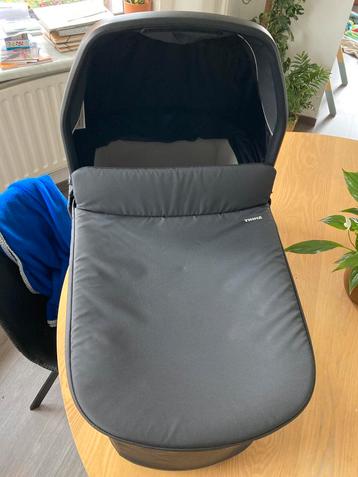 Thule Urban Glide 3 draagmand beschikbaar voor biedingen