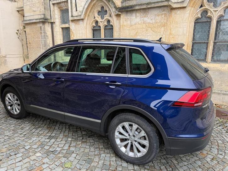Volkswagen Tiguan, Auto's, Volkswagen, Bedrijf, Tiguan, Benzine, Euro 6, SUV of Terreinwagen, 5 deurs, Handgeschakeld, Blauw, Zwart