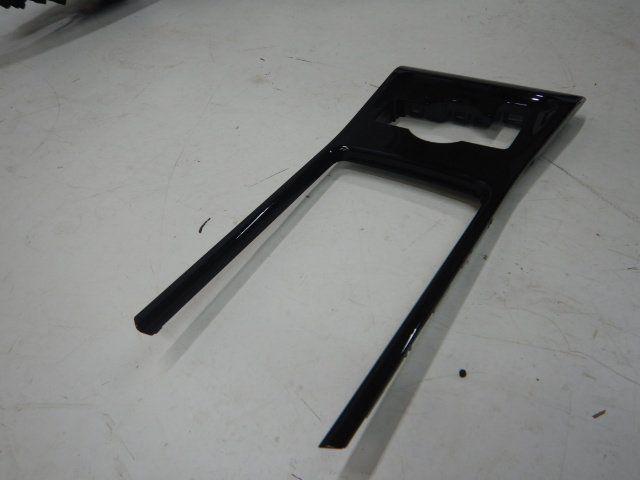 VW Tiguan 571 Inleg Middenconsole Hoogglans Zwart 571864263, Auto-onderdelen, Interieur en Bekleding, Volkswagen, Gebruikt, Ophalen of Verzenden