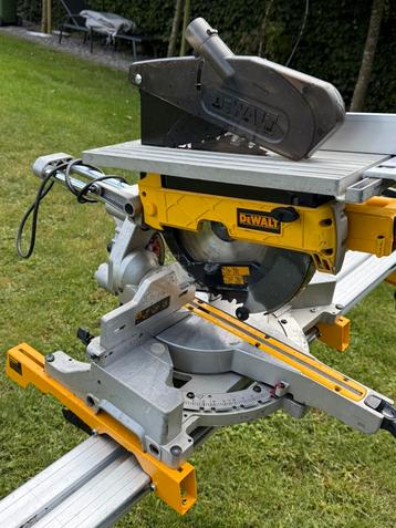Dewalt D27112 afkortzaag combinatie met onderstel beschikbaar voor biedingen