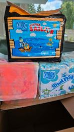 Te koop. 2 pakken kiddoos pampers maat medium volwassenen, Diversen, Verpleegmiddelen, Ophalen of Verzenden, Nieuw