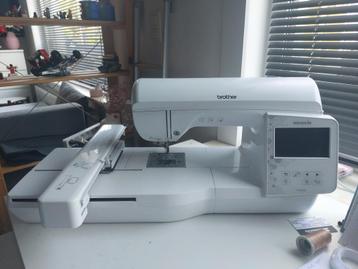 Brother innov is 880e, Hobby en Vrije tijd, Ophalen, Gebruikt, Machineborduren, Borduurmachine