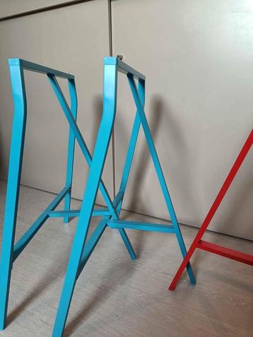 2 blauwe schragen IKEA beschikbaar voor biedingen