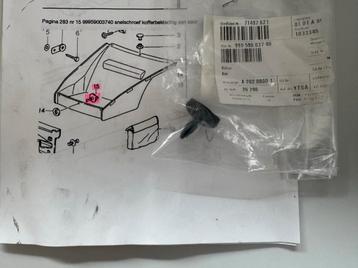 Porsche 993 onderdeel 2 x plastic schroef tapijt koffer beschikbaar voor biedingen