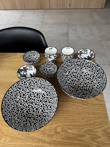 Servies jungle zwart wit beschikbaar voor biedingen