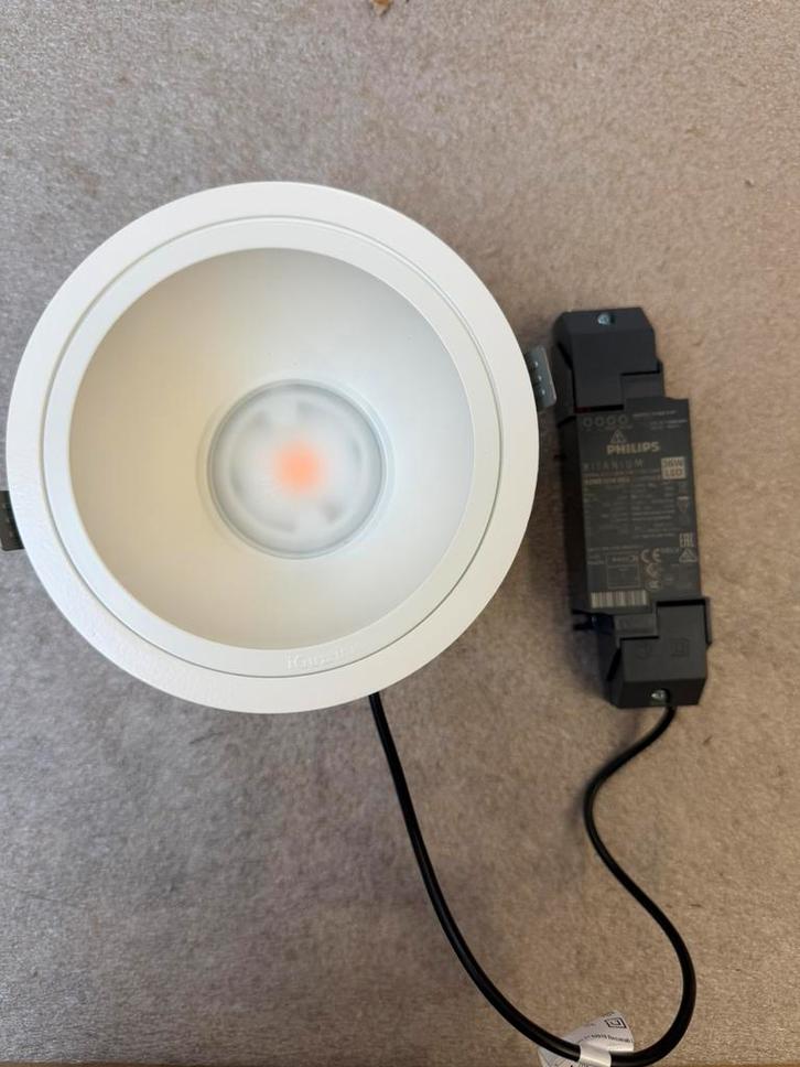 KRACHTIGE INBOUWSPOT iGUZZINI WIT LED 32W 2436 lumen, Huis en Inrichting, Lampen | Spots, Nieuw, Plafondspot of Wandspot, Metaal of Aluminium