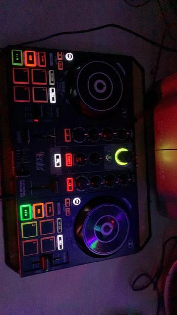 Dj paneel stratrter  beschikbaar voor biedingen