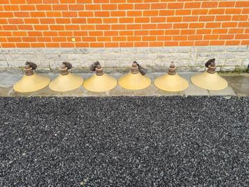 Zes vintage lampen beschikbaar voor biedingen