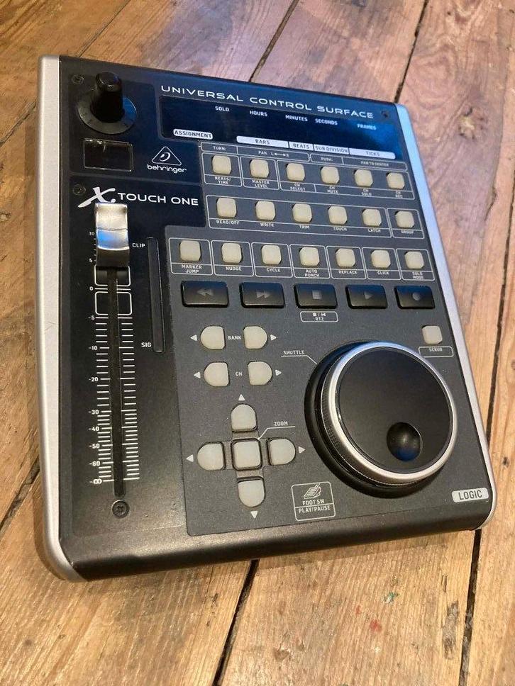 Behringer X Touch One (uitstekende staat), Muziek en Instrumenten, Mengpanelen, Zo goed als nieuw, Ophalen of Verzenden