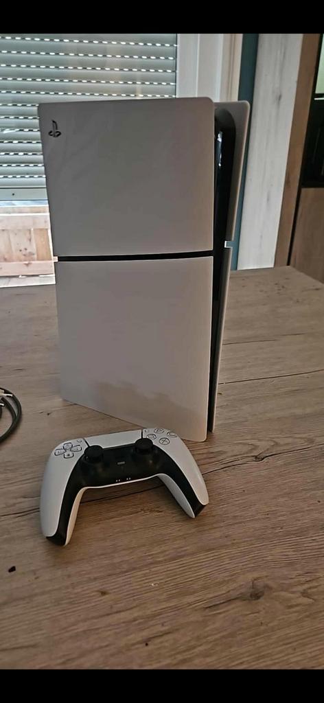 Ps5 standaard editie + controller, Games en Spelcomputers, Spelcomputers | Sony PlayStation 5, Zo goed als nieuw, Playstation 5 Digital