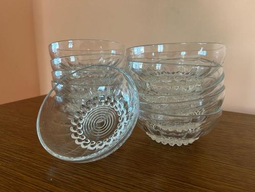 Set van 11 Glazen Vintage Kommetjes, Huis en Inrichting, Keuken | Servies, Zo goed als nieuw, Kom(men), Overige stijlen, Glas
