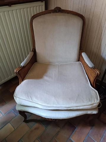 Très beau fauteuil de style ancien beschikbaar voor biedingen
