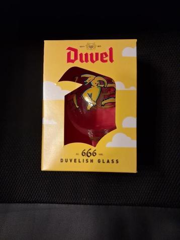 duvel glas beschikbaar voor biedingen