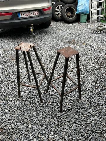 Bloempot staanders beschikbaar voor biedingen