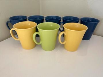 Lot de 8 tasses/mugs - Hauteur : 10 cm en excellent état beschikbaar voor biedingen
